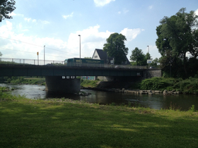 Bahnhofsbruecke Huesten.jpg